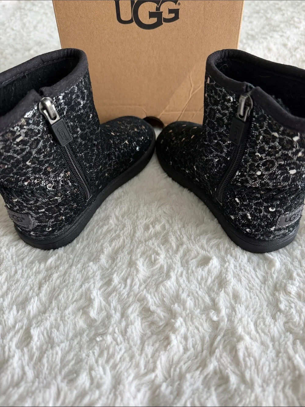 UGG toddler girls size 8 black silver sparkle leopard zip up boots